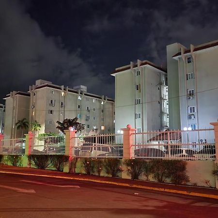 Oaklands Oasis Apartment Kingston Bagian luar foto