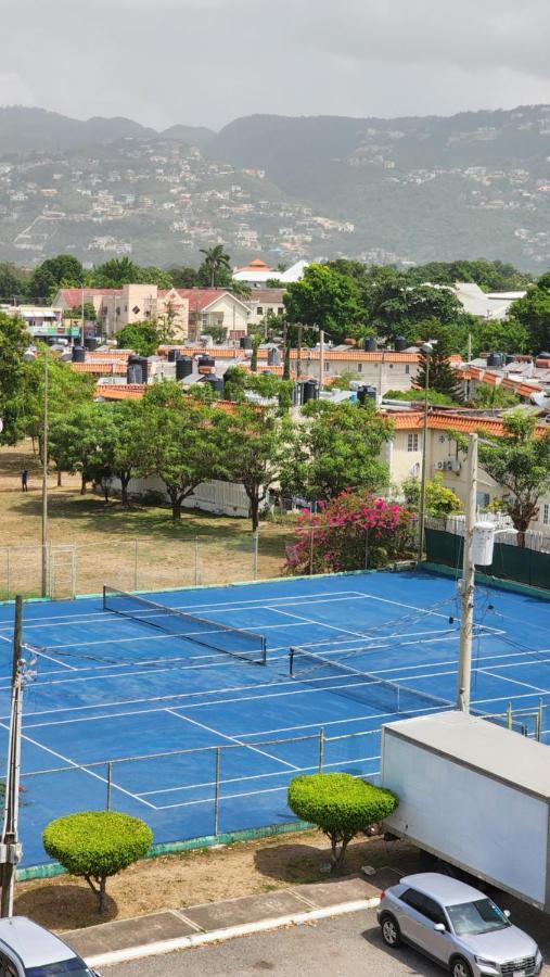 Oaklands Oasis Apartment Kingston Bagian luar foto