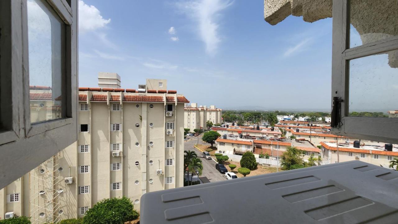 Oaklands Oasis Apartment Kingston Bagian luar foto