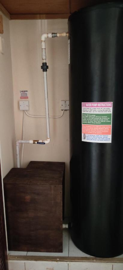 Oaklands Oasis Apartment Kingston Bagian luar foto