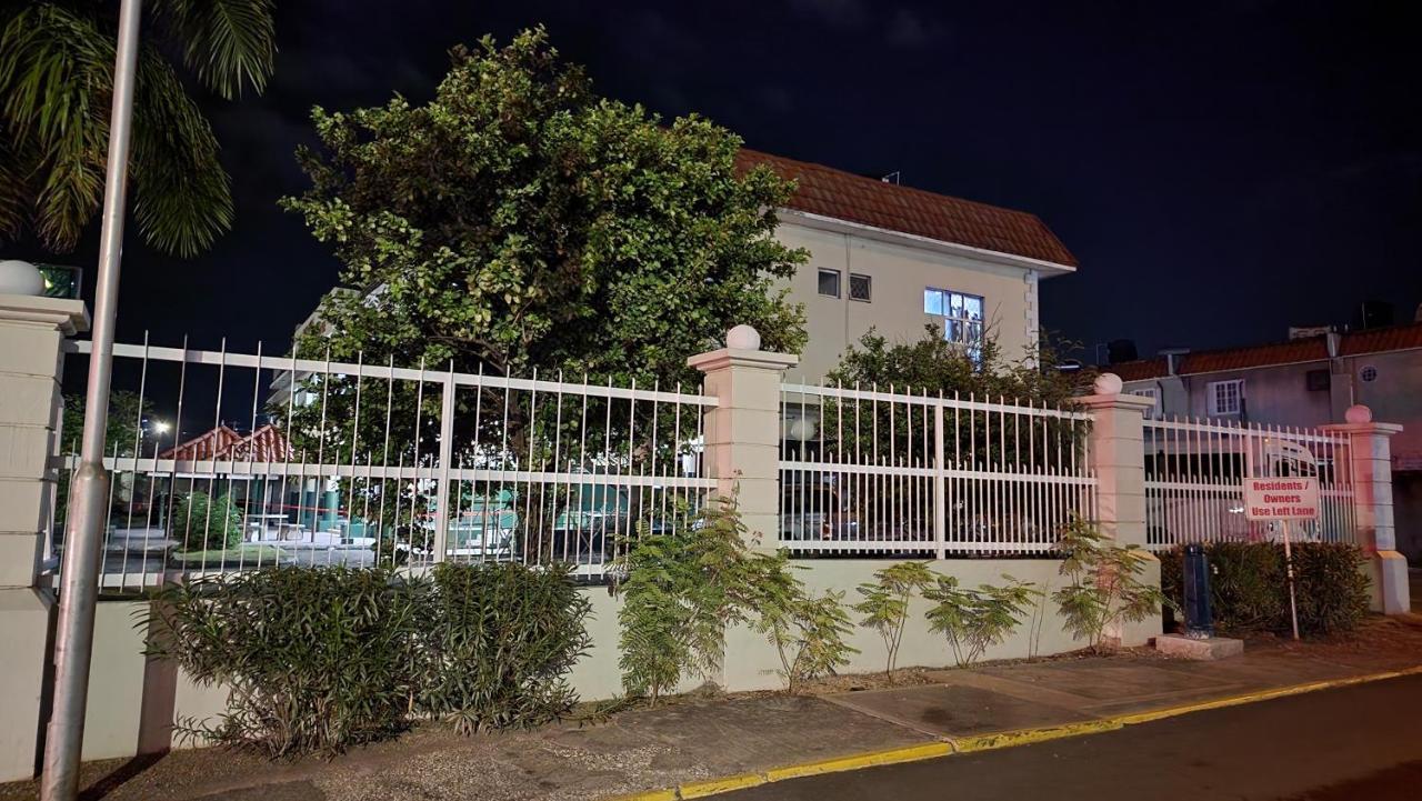 Oaklands Oasis Apartment Kingston Bagian luar foto