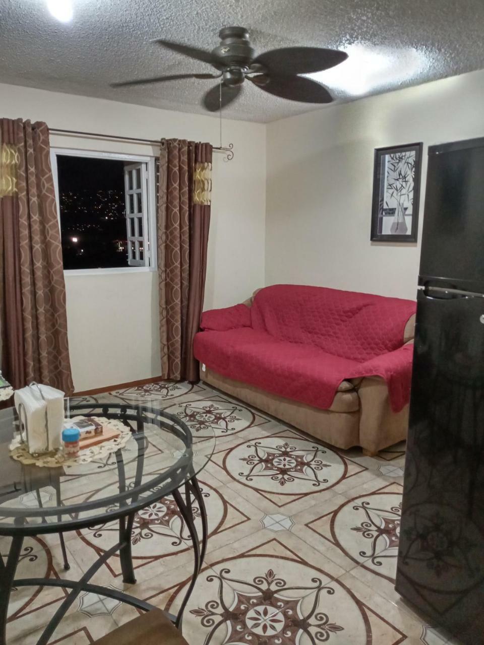 Oaklands Oasis Apartment Kingston Bagian luar foto