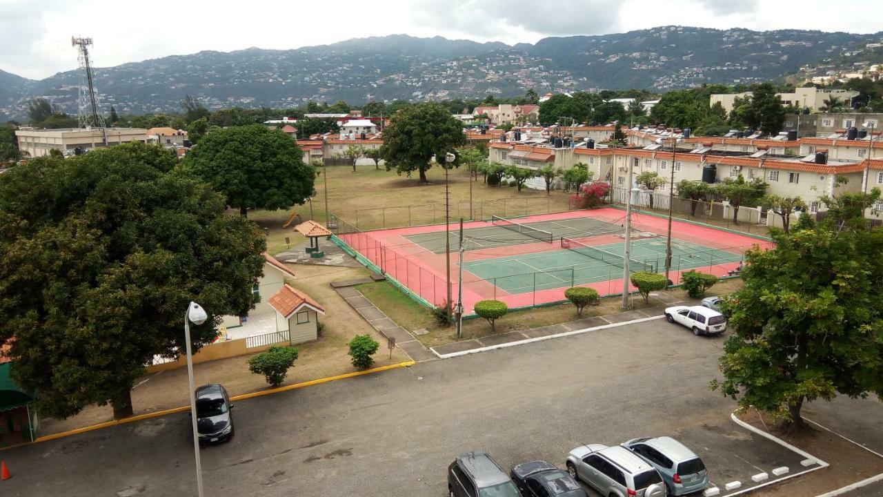 Oaklands Oasis Apartment Kingston Bagian luar foto