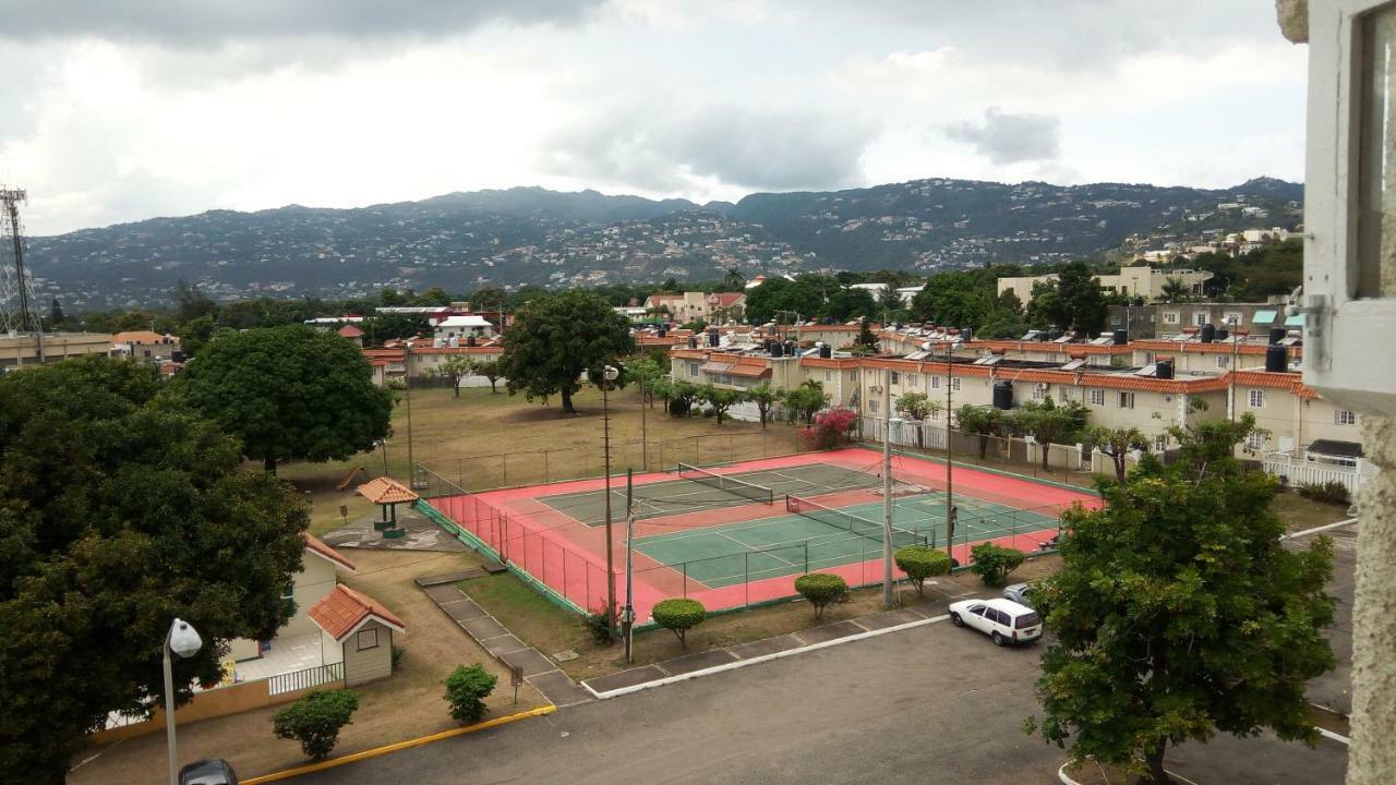 Oaklands Oasis Apartment Kingston Bagian luar foto